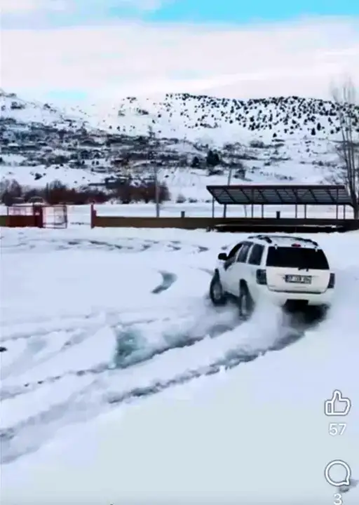 Alanya'da Asma Kilidi Kırdı, Camiye Avlusunda Drift Attı 3